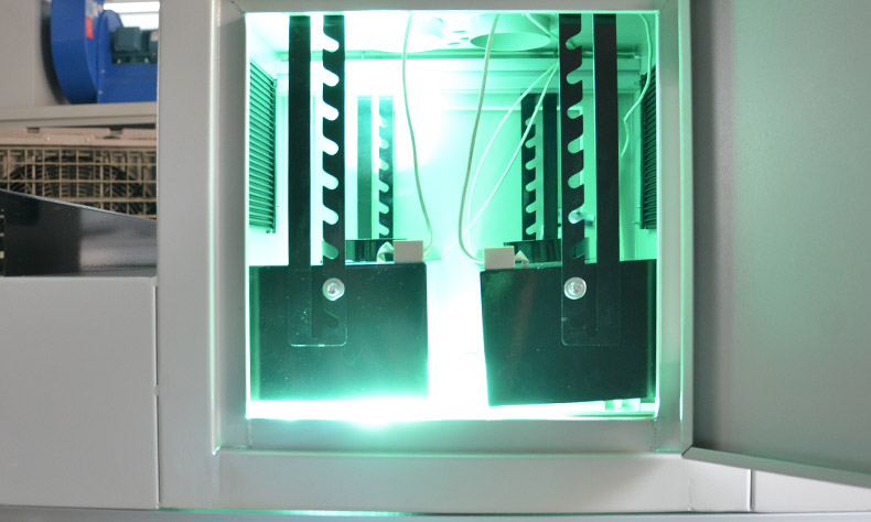 桌面式手機(jī)數(shù)據(jù)線粘接UV固化機(jī) 桌面式手機(jī)數(shù)據(jù)線粘接UV固化機(jī)