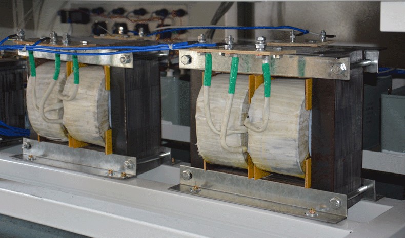 塑膠地磚UV固化機(jī).jpg 塑膠地磚UV固化機(jī).jpg